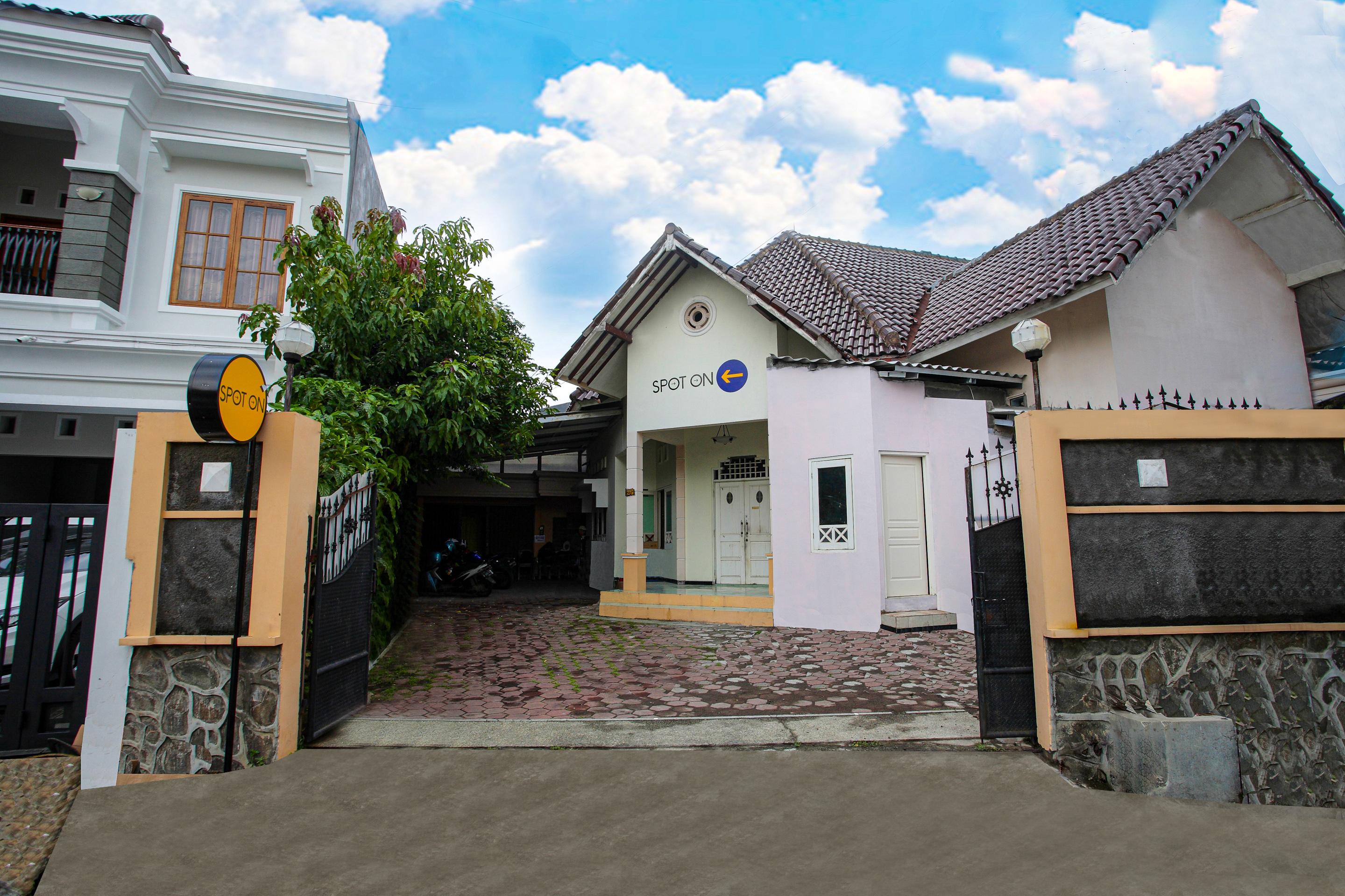 Spot On 2697 Homy House Semarang